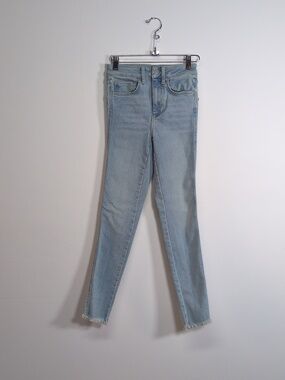 We The Free Light Wash Blue Skinny Jeans, Size 25